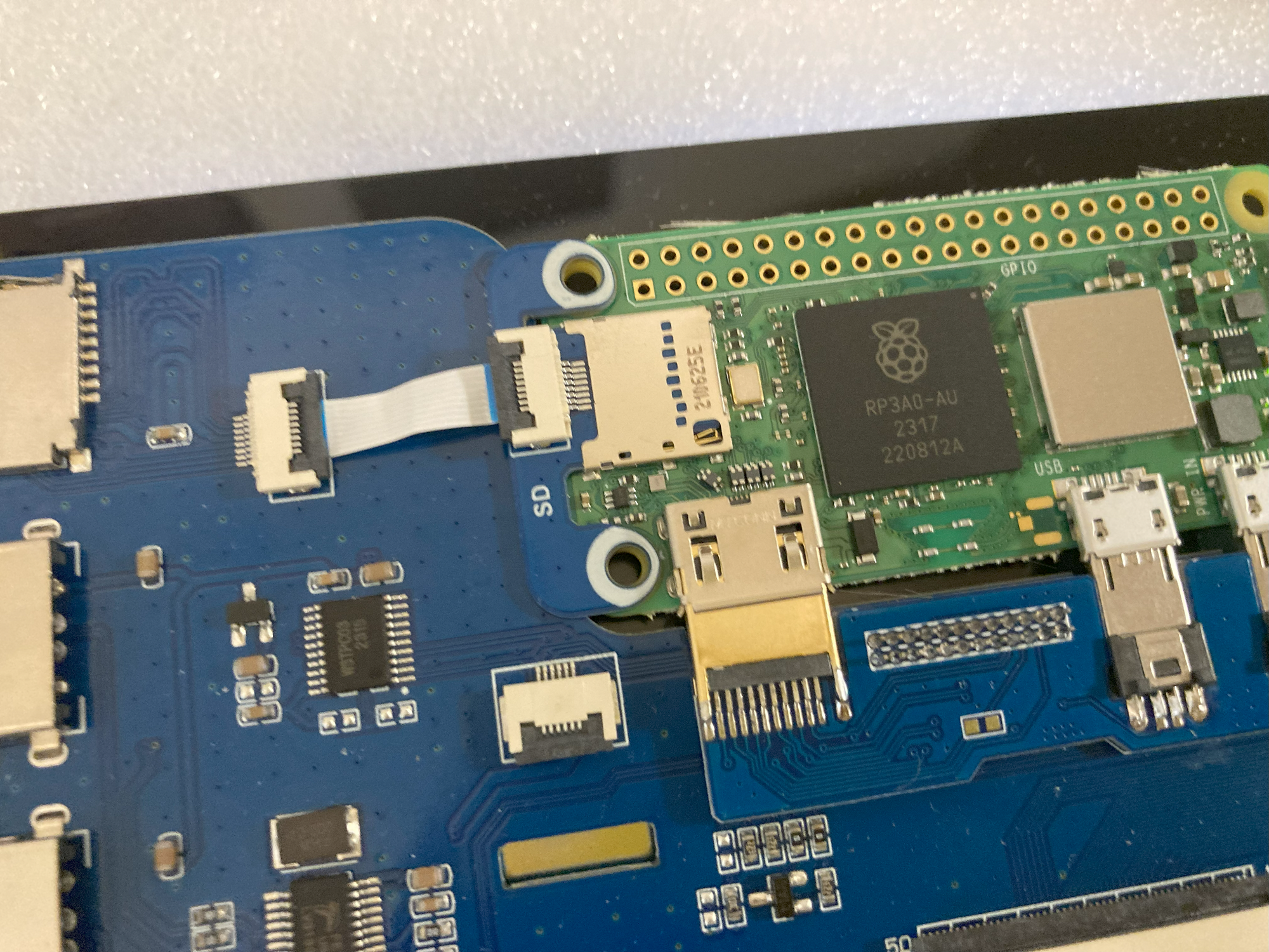 Raspberry pi 3B+ 本体、ケース、SD32GB付き